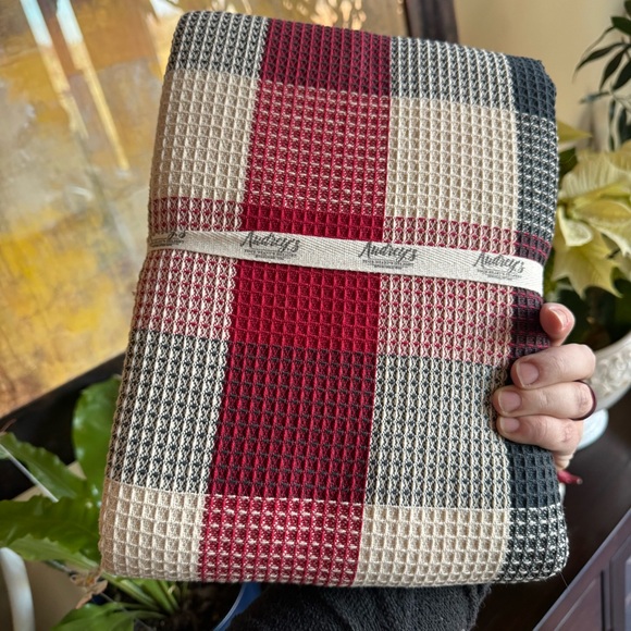 Audrey’s your hearts delight red, white and blue cotton blanket 🇺🇸 - Picture 2 of 4